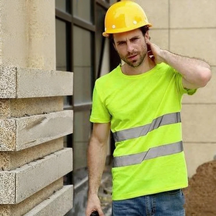 03-JD0404-man-wearing-green-front