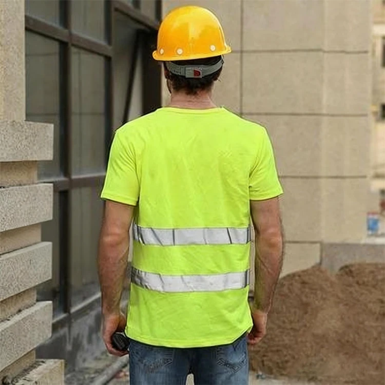 04-JD0404-man-wearing-green-back