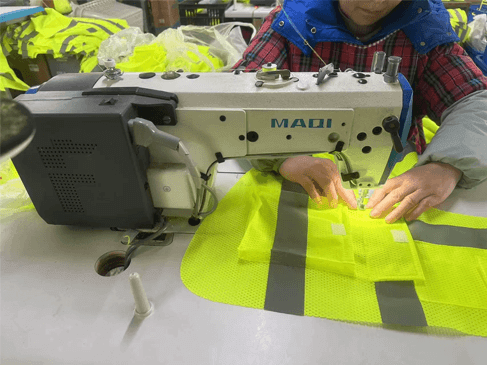 Why OEM Reflective Safety Vests Are Essential
